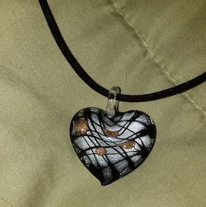 🌻 Glass Heart Necklace